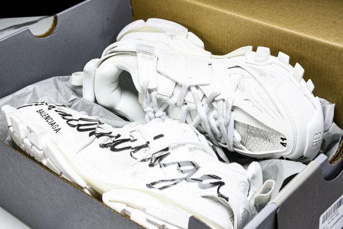 Ba*len*cia*ga TRACK 825417 WDTSC 1000