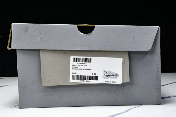 Ba*len*cia*ga TRACK 825417 WDTSC 1000