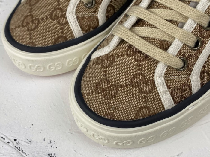 g*u*i ace embroidered low-top sneaker light brown green red e2235