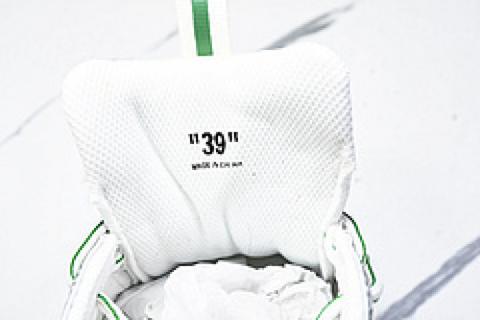 Off-White c/o Virgil Abloh