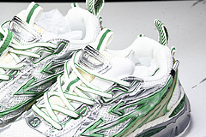 Off-White c/o Virgil Abloh