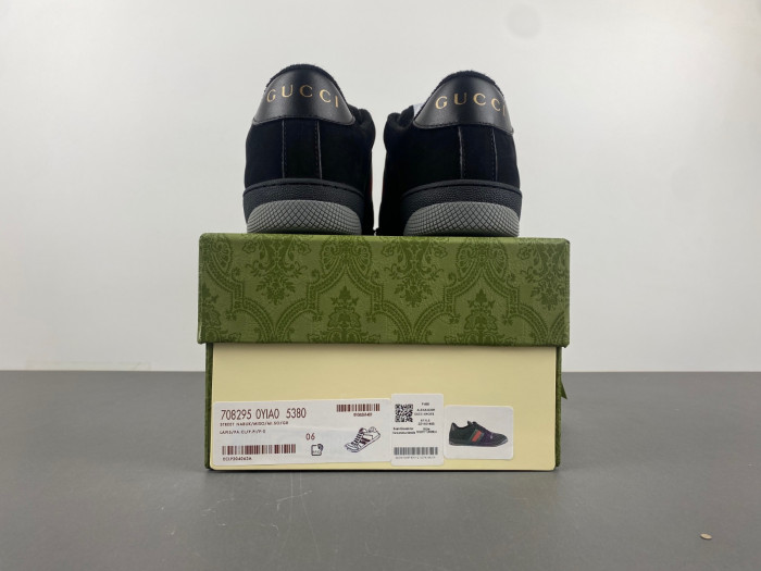 G*u*i ACE EMBROIDERED LOW-TOP SNEAKER G111