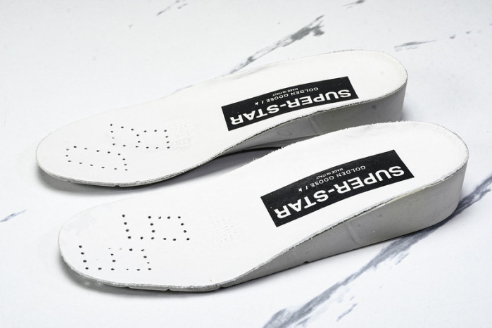 Golden Go*e S*per-Star SNEAKER GG07