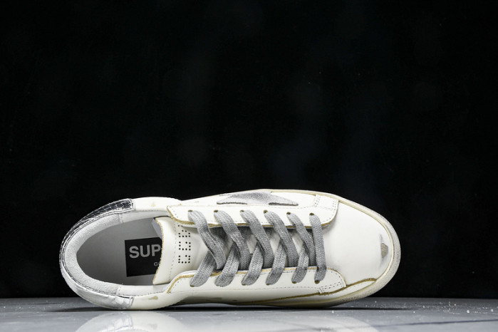 Golden Go*e S*per-Star SNEAKER GG08