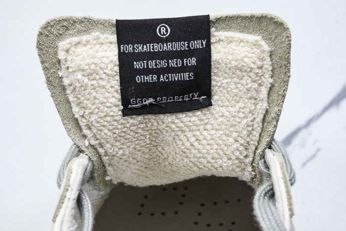 Golden Go*e S*per-Star SNEAKER GG09