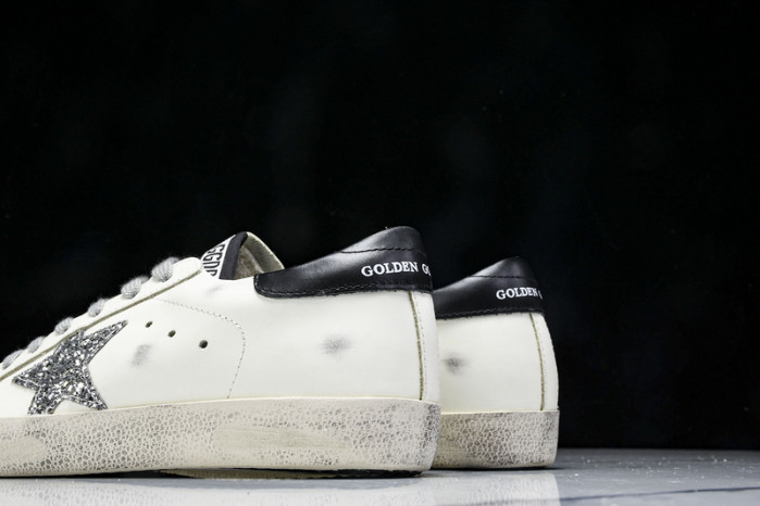Golden Go*e S*per-Star SNEAKER GG09