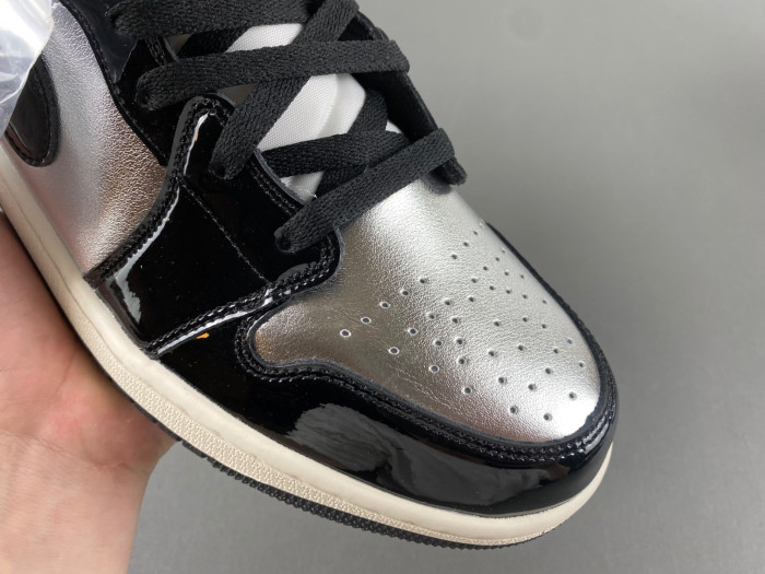 Air Jordan 1 Mid SE FZ39380-001