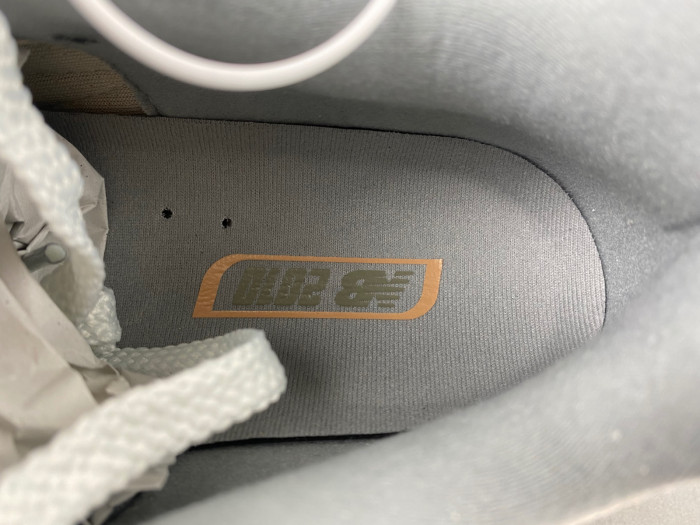 New Balance M2010GRY