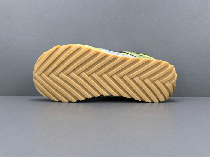 Bo*te*ga Ve*ne*ta BV047