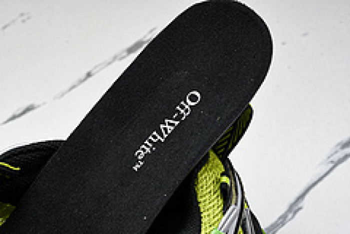 Off-White c/o Virgil Abloh