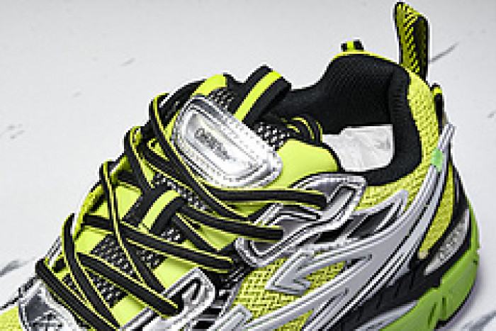 Off-White c/o Virgil Abloh