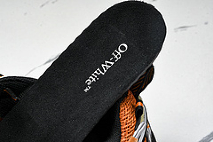 Off-White c/o Virgil Abloh