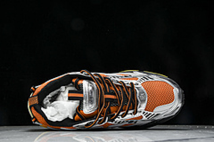 Off-White c/o Virgil Abloh