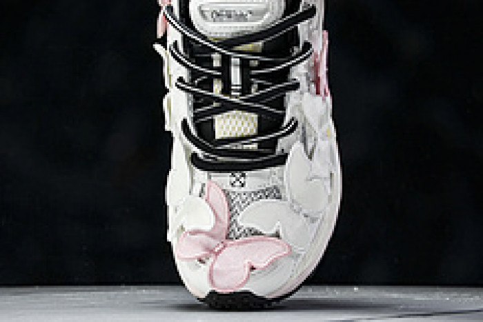 Off-White c/o Virgil Abloh