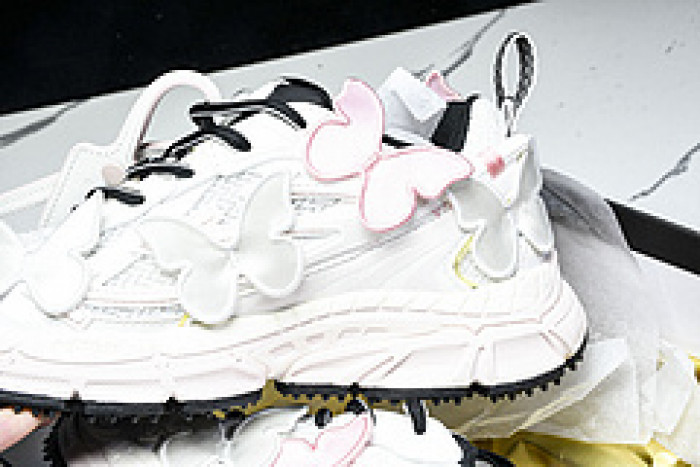 Off-White c/o Virgil Abloh