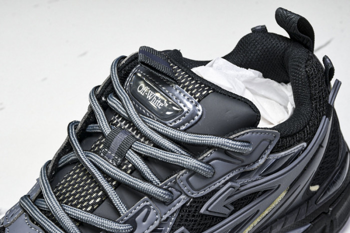 Off-White c/o Virgil Abloh