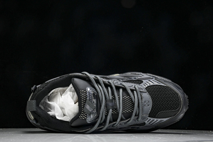 Off-White c/o Virgil Abloh