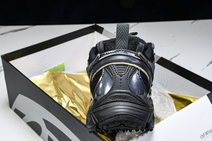 Off-White c/o Virgil Abloh