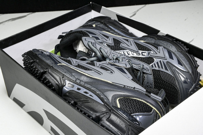 Off-White c/o Virgil Abloh