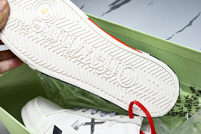 Off-White c/o Virgil Abloh