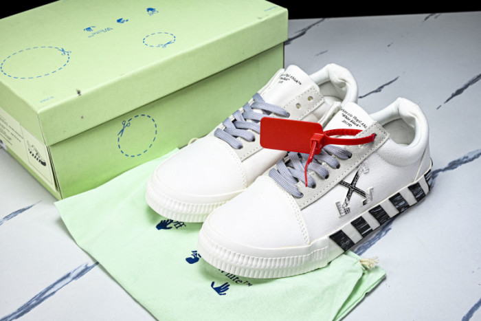 Off-White c/o Virgil Abloh