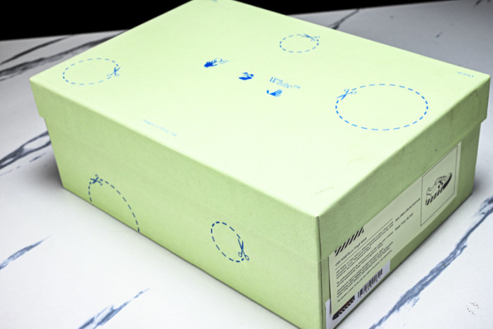 Off-White c/o Virgil Abloh