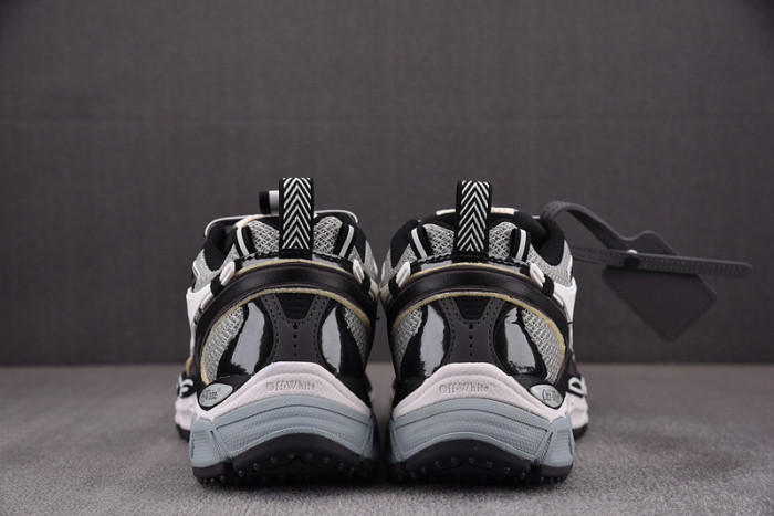 Off-White c/o Virgil Abloh