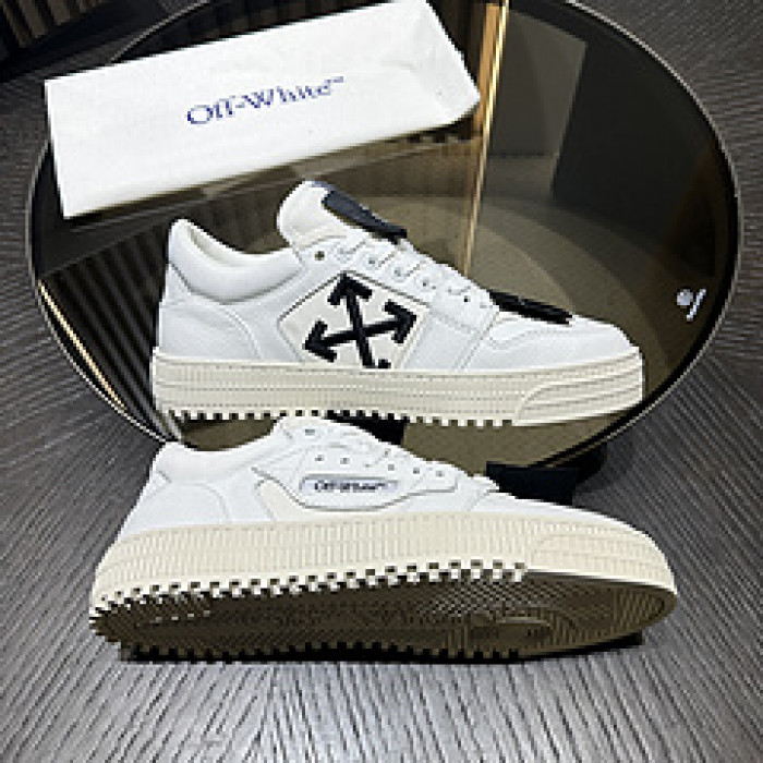 Off-White c/o Virgil Abloh