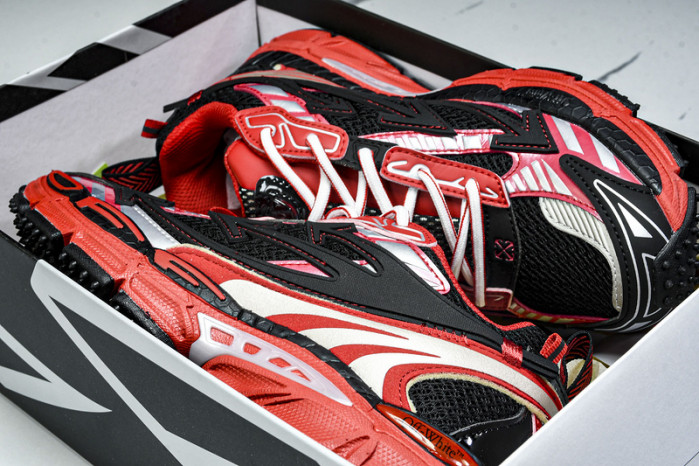 Off-White c/o Virgil Abloh