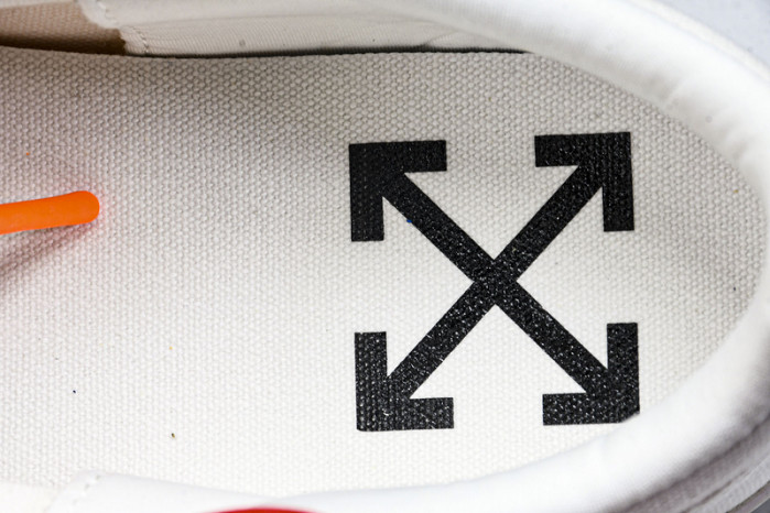 Off-White c/o Virgil Abloh