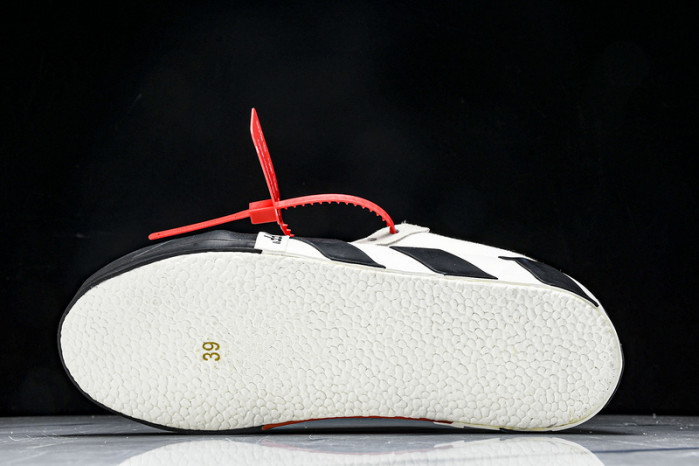 Off-White c/o Virgil Abloh