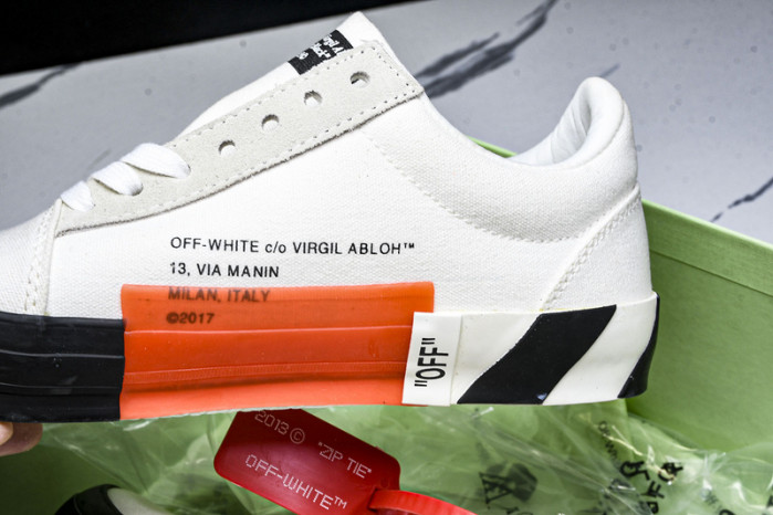 Off-White c/o Virgil Abloh