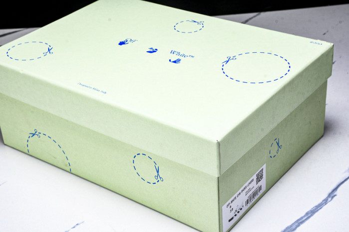 Off-White c/o Virgil Abloh