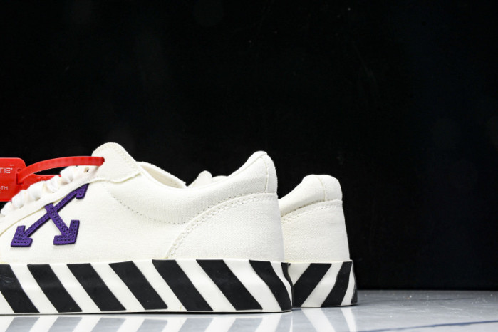 Off-White c/o Virgil Abloh