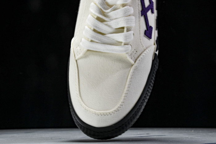 Off-White c/o Virgil Abloh