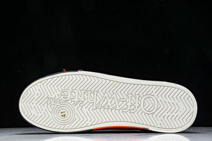 Off-White c/o Virgil Abloh