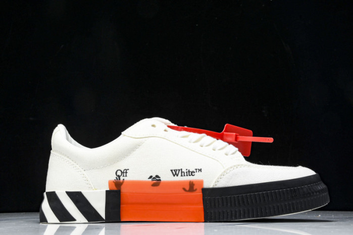 Off-White c/o Virgil Abloh