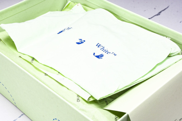 Off-White c/o Virgil Abloh