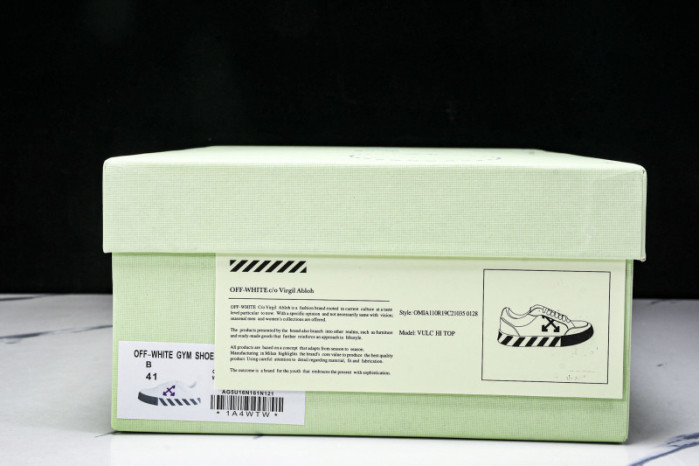 Off-White c/o Virgil Abloh