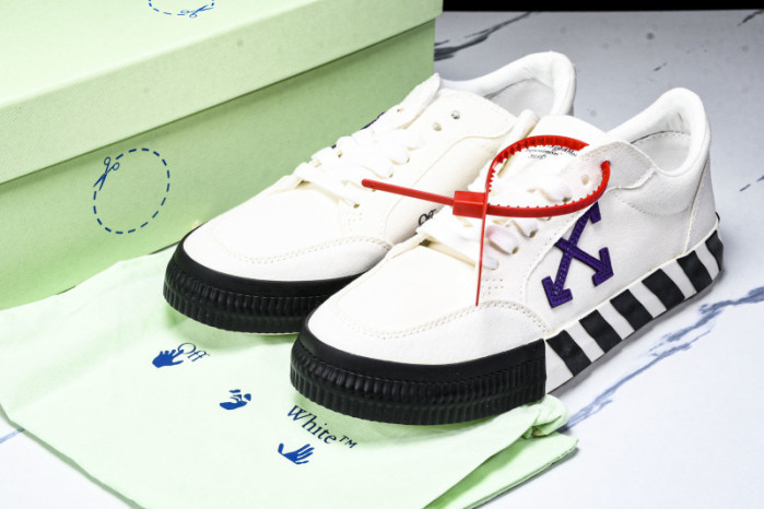 Off-White c/o Virgil Abloh