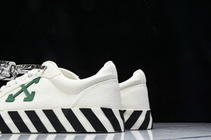 Off-White c/o Virgil Abloh