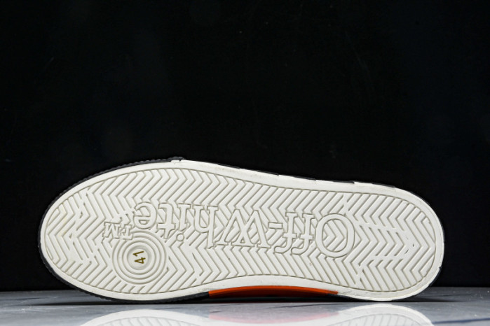 Off-White c/o Virgil Abloh