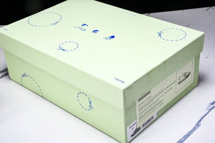 Off-White c/o Virgil Abloh