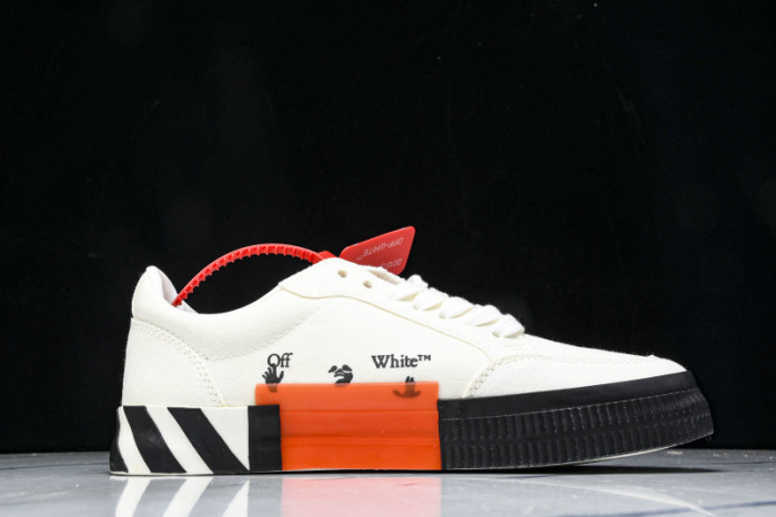 Off-White c/o Virgil Abloh