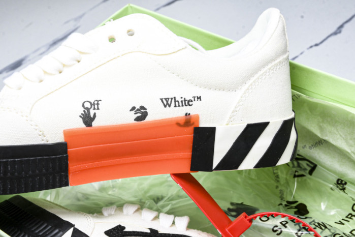 Off-White c/o Virgil Abloh