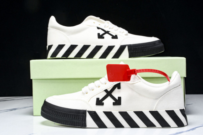 Off-White c/o Virgil Abloh