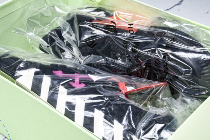 Off-White c/o Virgil Abloh