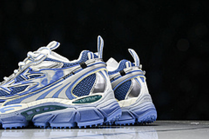 Off-White c/o Virgil Abloh