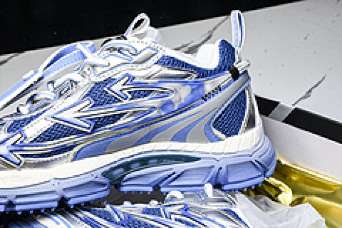 Off-White c/o Virgil Abloh