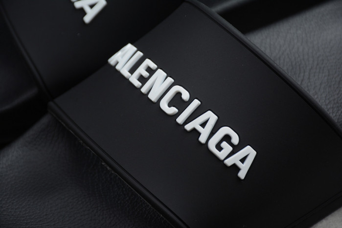 Ba*len*cia*ga slippers all black 506347- wal00 -9062